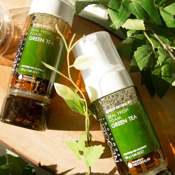 NEOGEN Dermalogy Real  Fresh Foam CLEANSER GREEN TEA 5.6 OZ / 160G - Picture 2 of 12